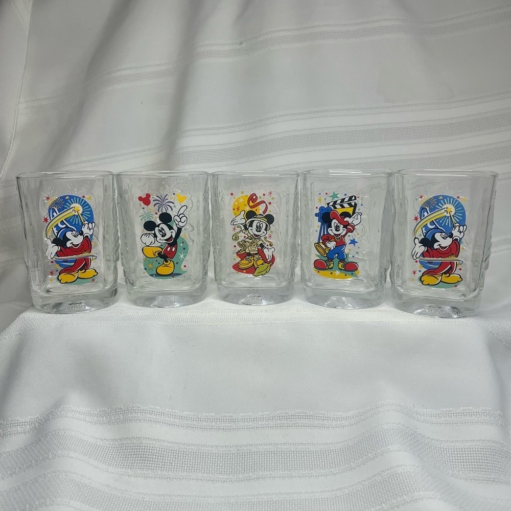Disney McDonald’s Glasses FOUR PARKS 
Celebration 2000 Set of‎ 5 EUC